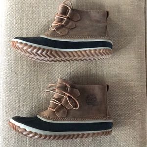 Sorel ‘Out n About’ boot, Sz 9